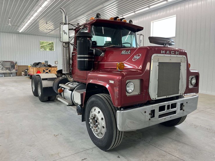 1987-mack-rs686lst-image-2