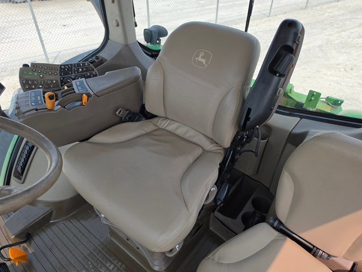 2012-john-deere-8335r-image-7