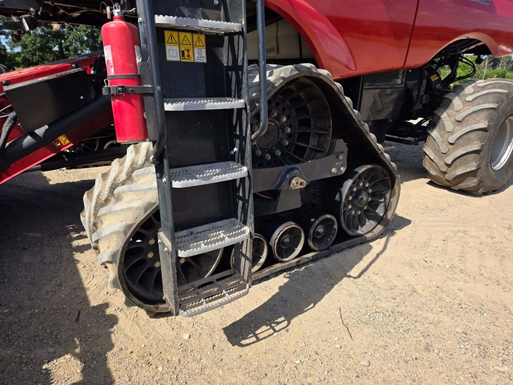 2013-case-ih-8230-image-4