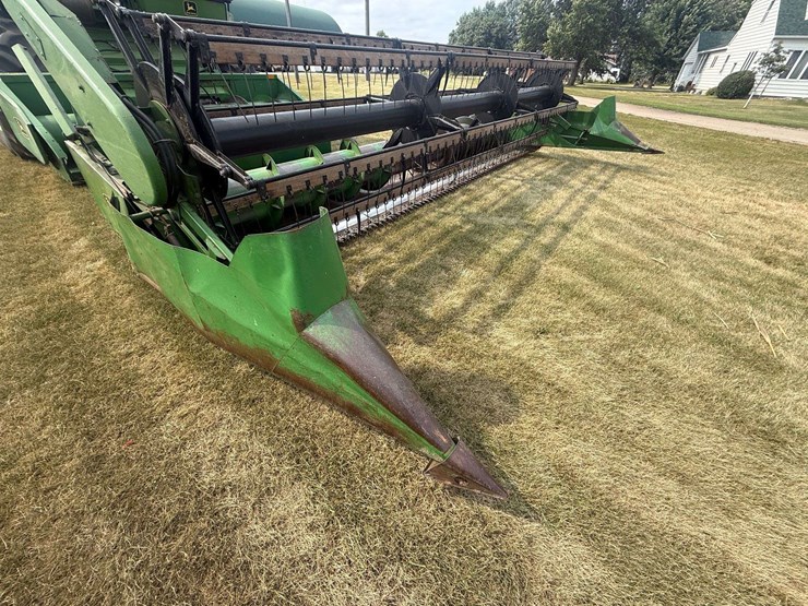 john-deere-220-image-4