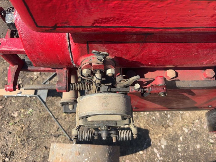 economy-7-horse-hit-and-miss-engine,-cart,-and-original-base-image-31