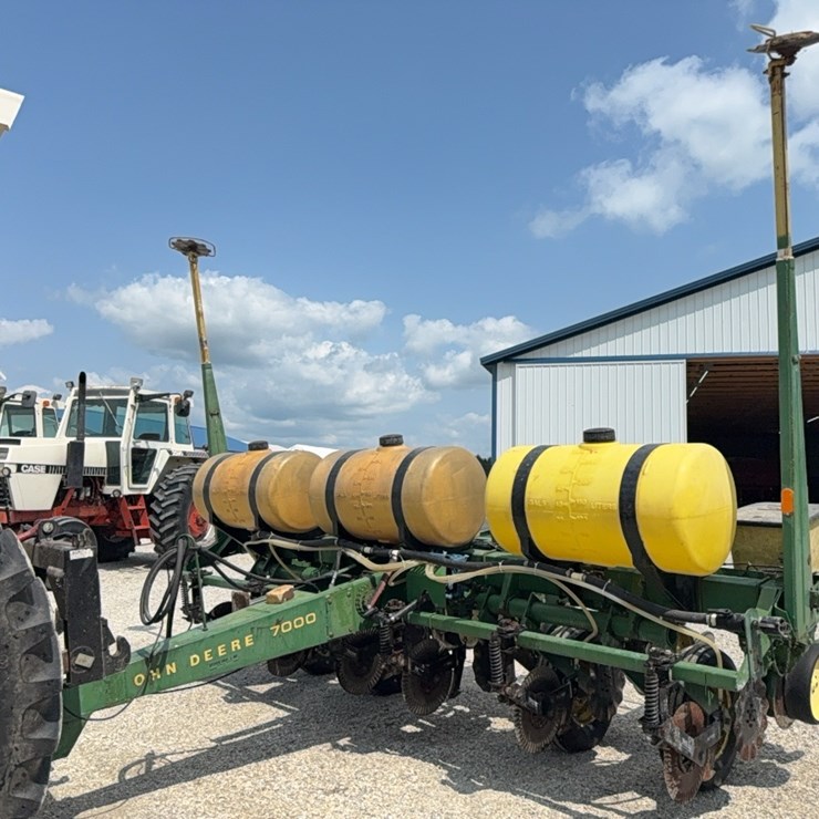 JOHN DEERE 7000