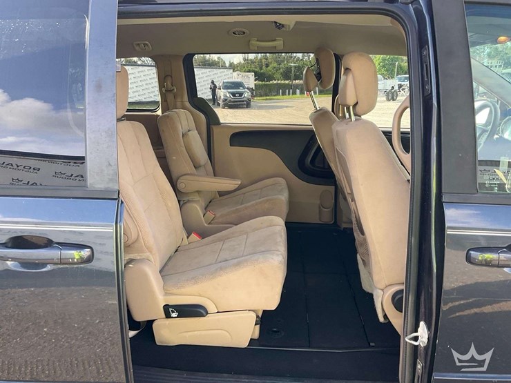 2014-dodge-grand-caravan-image-18