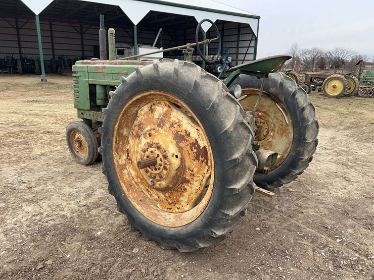 john-deere-model-b-image-3