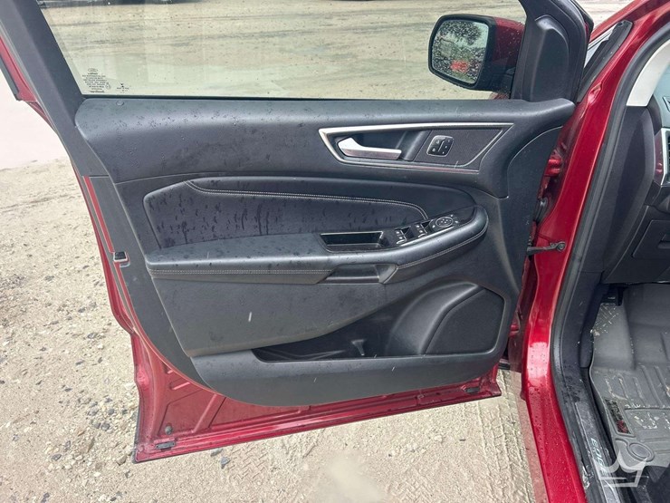 2016-ford-edge-image-13