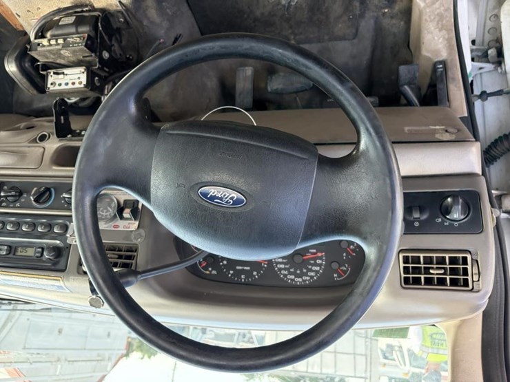 2003-ford-f550-image-22