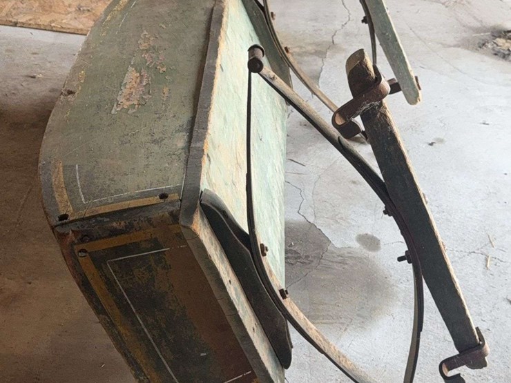 john-deere-buckboard-wagon-bench-seat-image-11