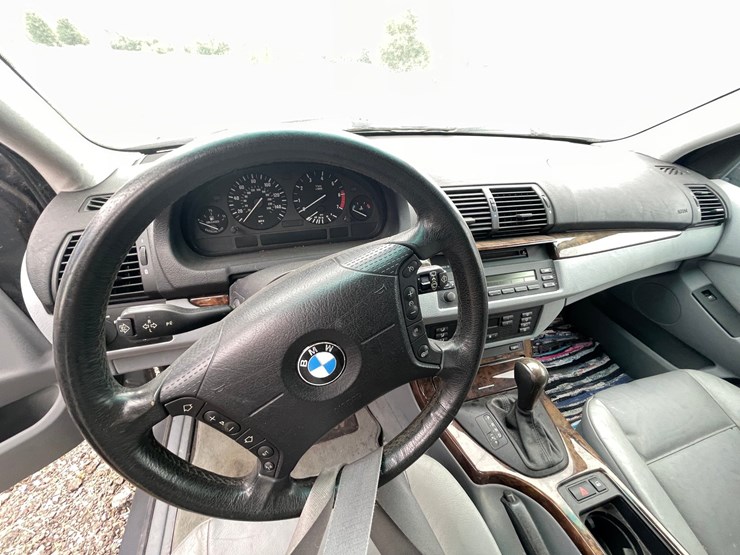 2002-bmw-x5-image-15