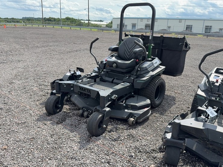 #3071-•-yakta-yxr720-zero-turn-mower-image-1