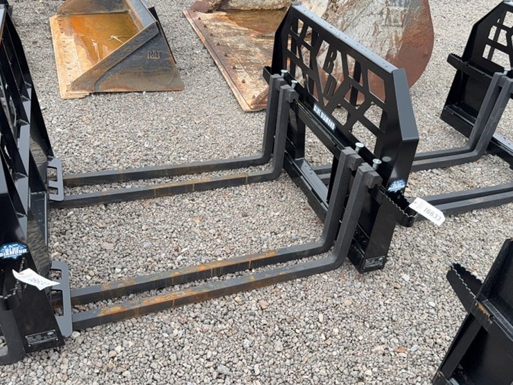 #2065-•-blue-diamond-48"-skid-steer-brick-image-1