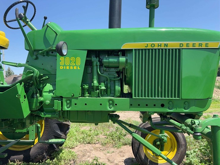 john-deere-3020-image-31