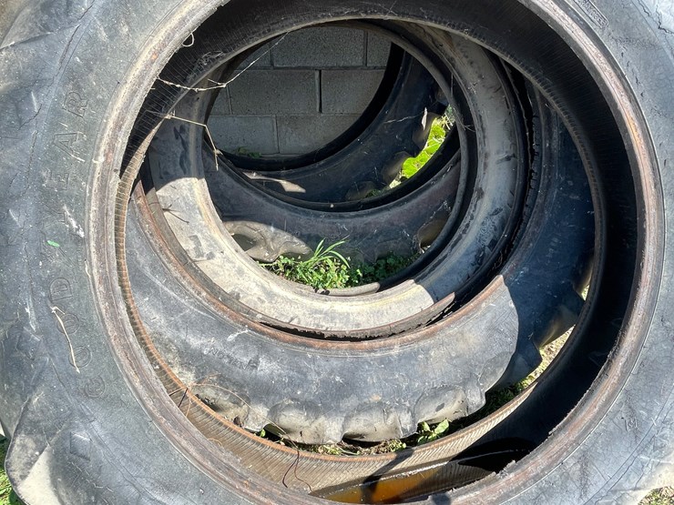 #4696-•-(5)-tractor-tires-image-7