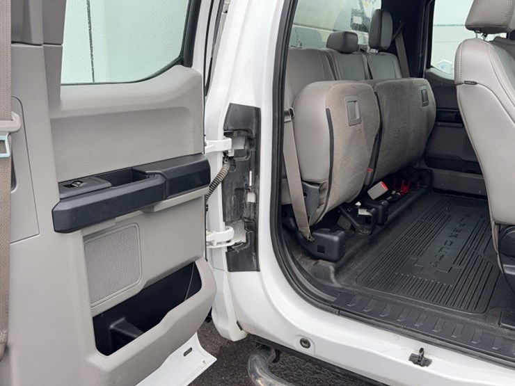 2017-ford-f550-image-6