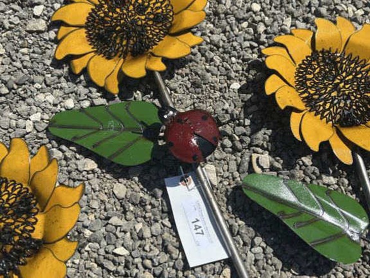 #147-•-metal-art---sunflower-bouquet-w/-ladybug-image-3