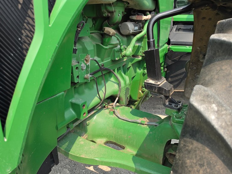 john-deere-8285r-image-3