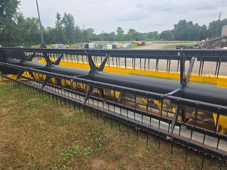 new-holland-74c-image-5