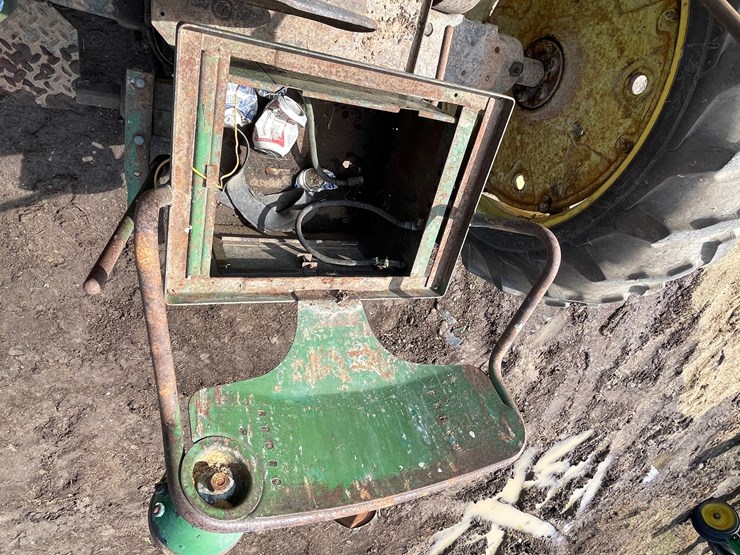 john-deere-70-image-36