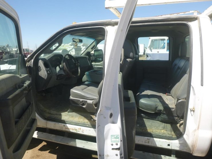 2016-ford-f550-image-10