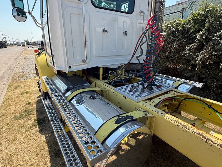 2015-western-star-4900-image-9