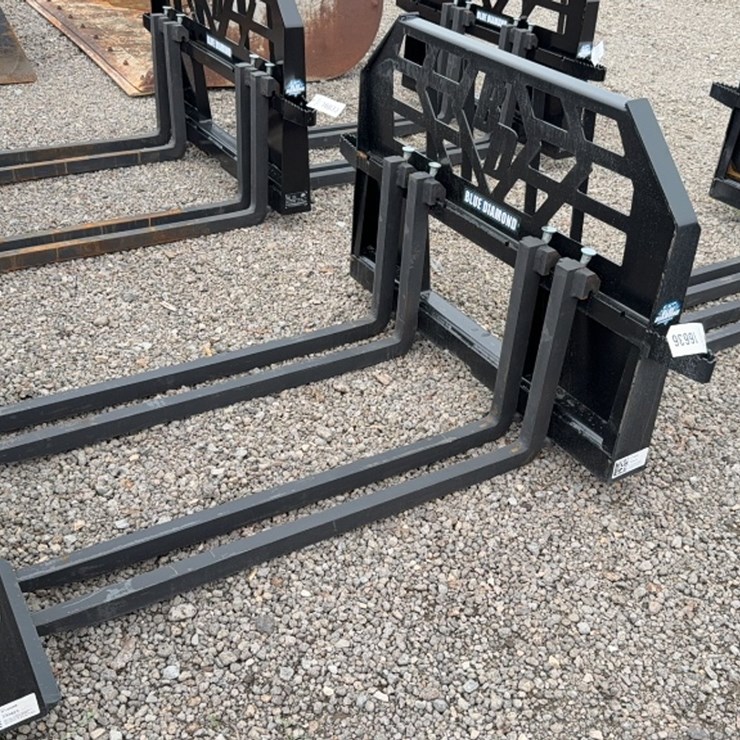 #2068 • BLUE DIAMOND 48" SKID STEER BRICK