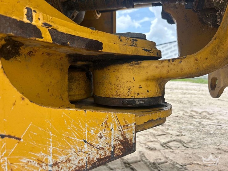 2022-deere-260e-image-18