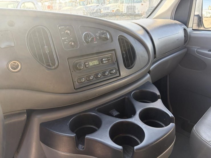 2007-ford-e250-image-21