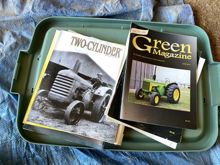 #4714-•-assortment-of-tractor-magazines-image-6
