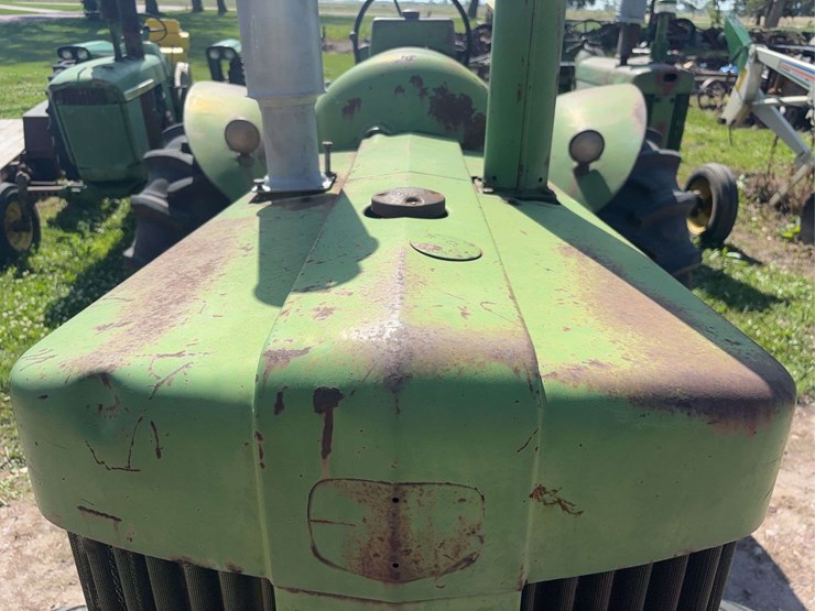 john-deere-720-image-11