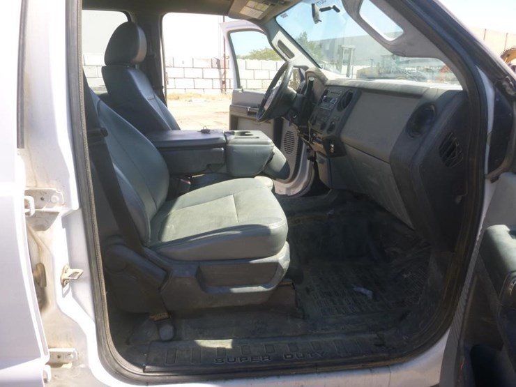 2015-ford-f550-image-12