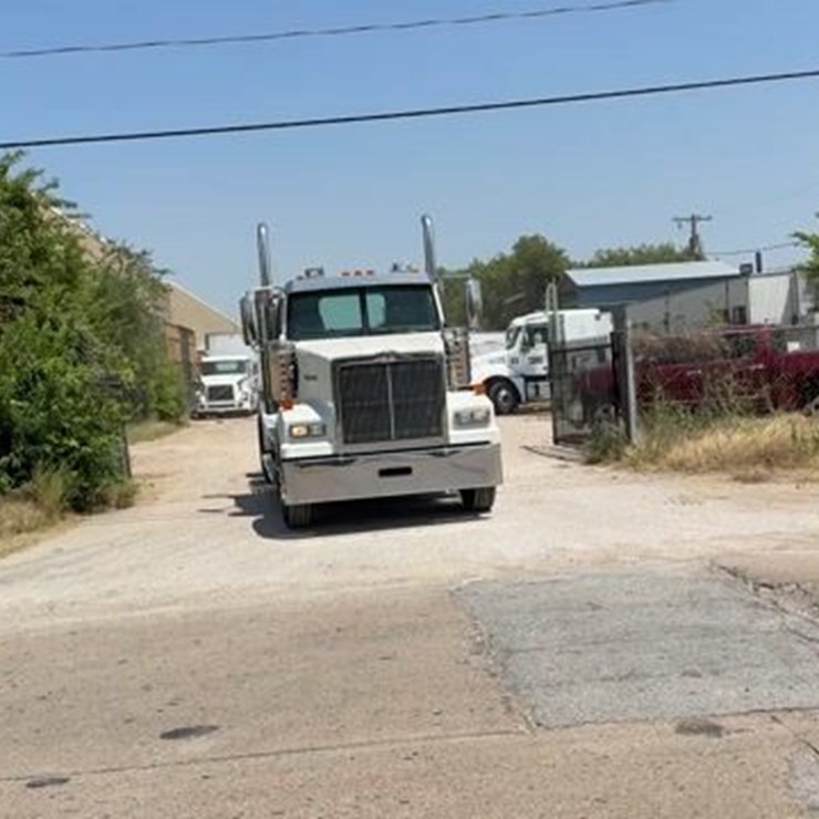2017 WESTERN STAR 4900FA