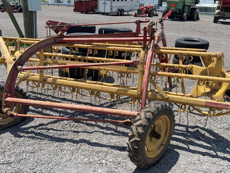 new-holland-256-image-4