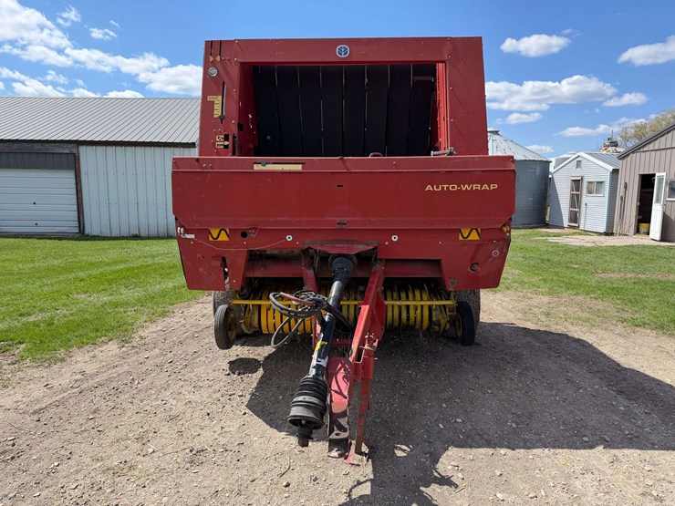 new-holland-664-image-8