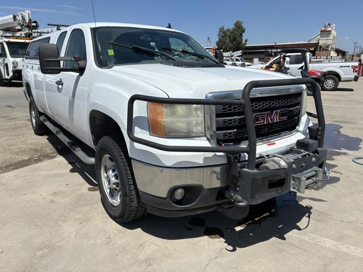 2012-gmc-sierra-2500hd-image-2
