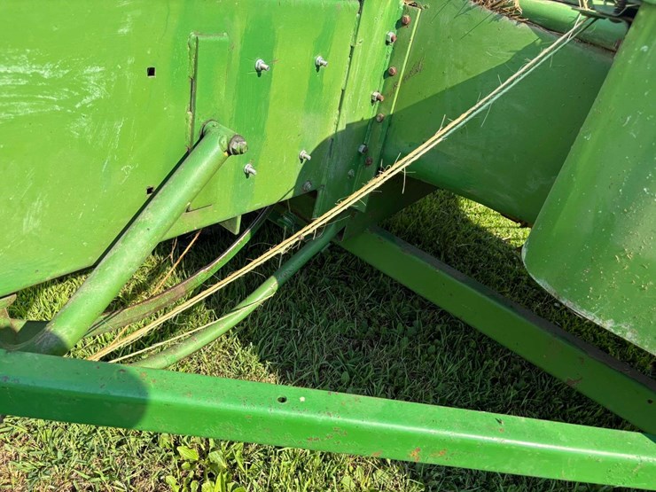 john-deere-336-image-19