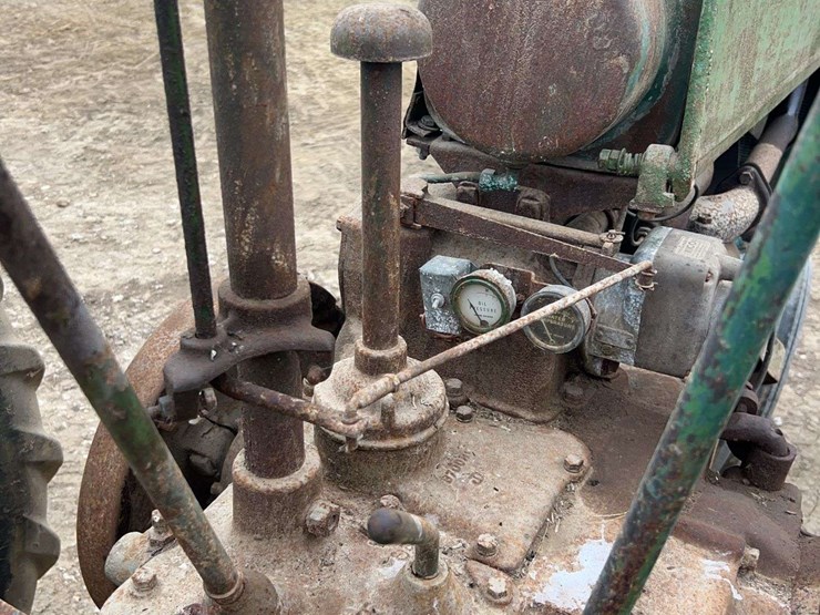 john-deere-model-b-image-45