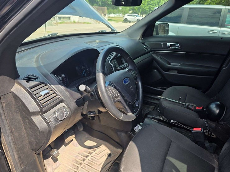 2018-ford-explorer-police-interceptor-image-44