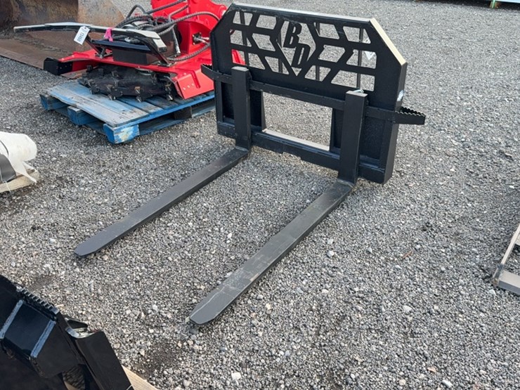 #2020-•-blue-diamond-48"-skid-steer-pallet-forks-image-1