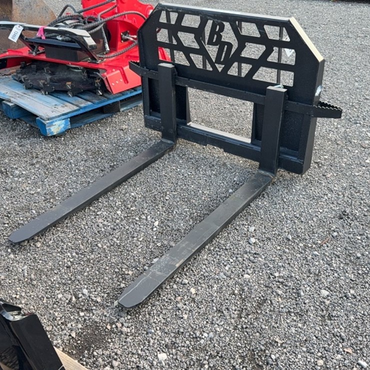 #2020 • BLUE DIAMOND 48" SKID STEER PALLET FORKS