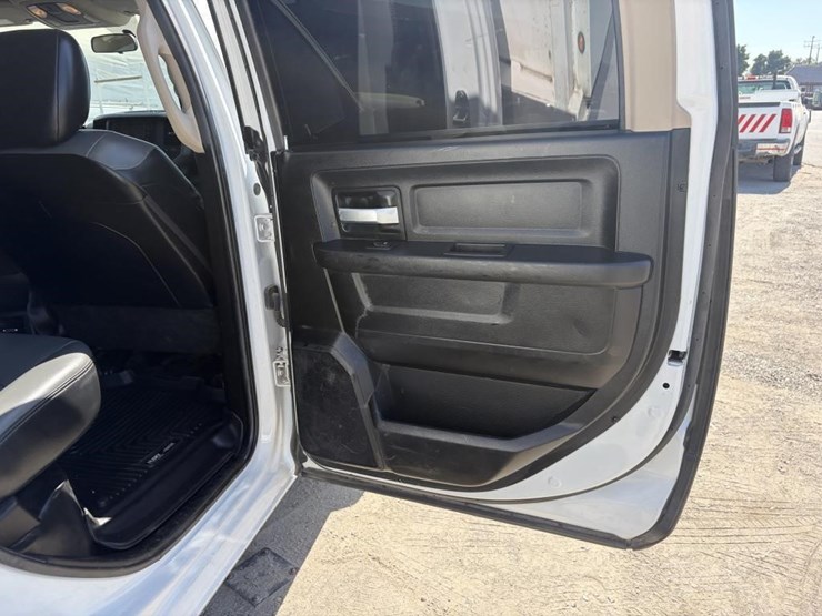 2019-dodge-ram-5500hd-image-12