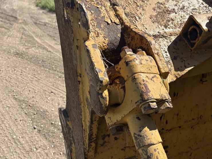 caterpillar-d6h-ii-image-16