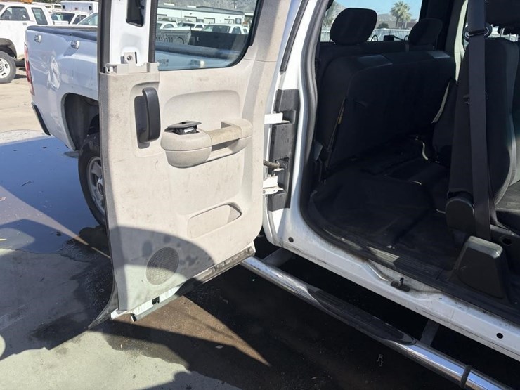 2012-gmc-sierra-2500hd-image-11