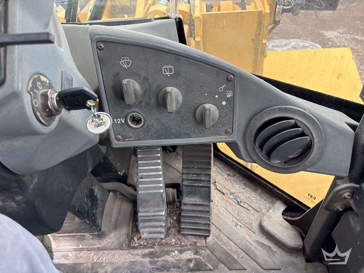 caterpillar-938g-image-22
