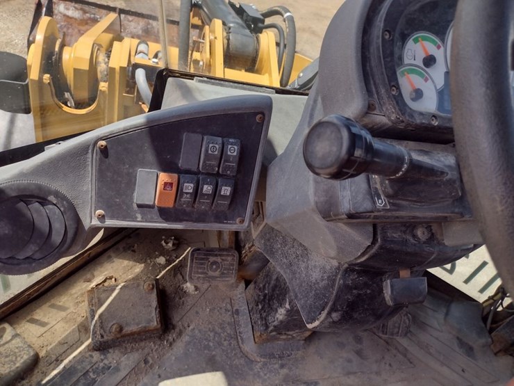 caterpillar-928h-image-9