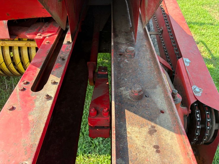 new-holland-273-image-23