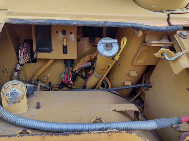 caterpillar-d5n-xl-image-19