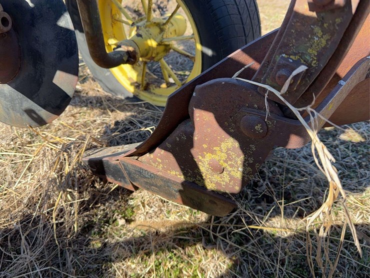 john-deere-pull-type-two-bottom-plow-image-22