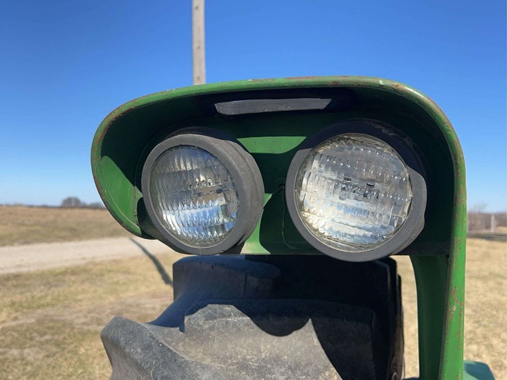 john-deere-720-image-31