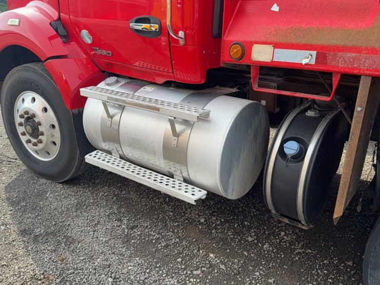2016-kenworth-t880-image-11