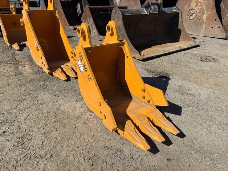 caterpillar-303-image-2