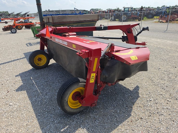 new-holland-210m-image-5